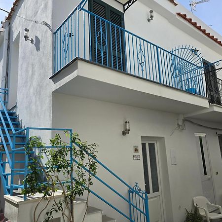 הוילה איסקיה La Casa Di Giuliana Primo Piano Con Balcone מראה חיצוני תמונה
